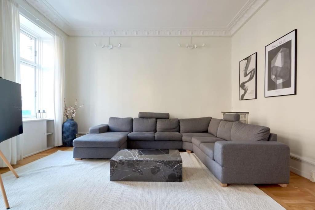 Moderen And Sleek 3Br With Bath By The Lakes And Metro Копенгаген Экстерьер фото